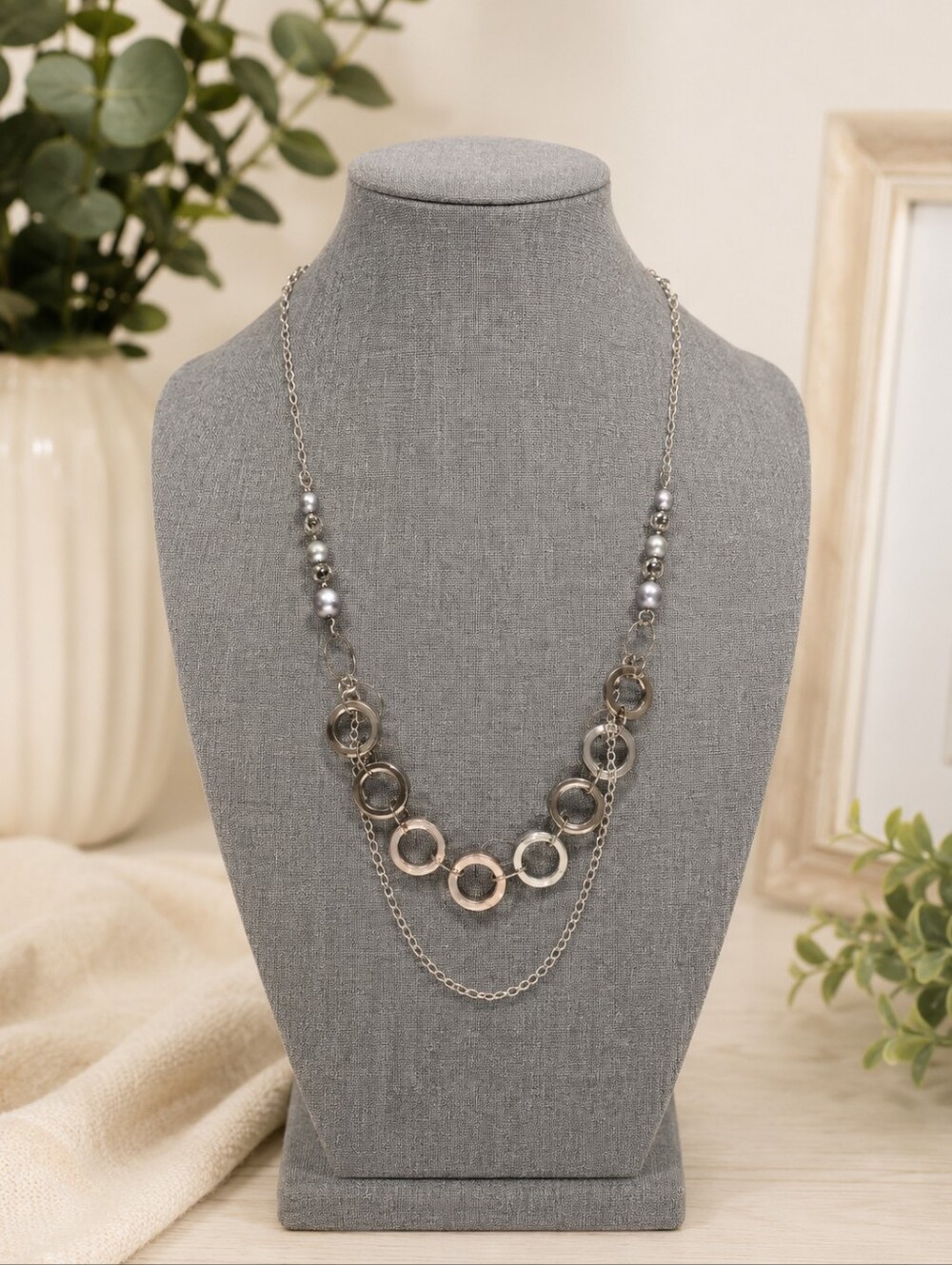 Elegant Silver Tone Necklace